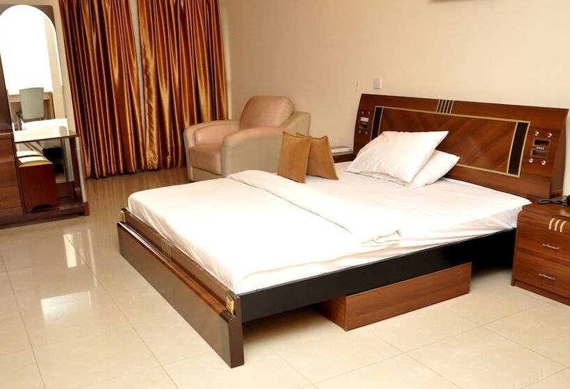 هتل The Habitat Suites & Apartments