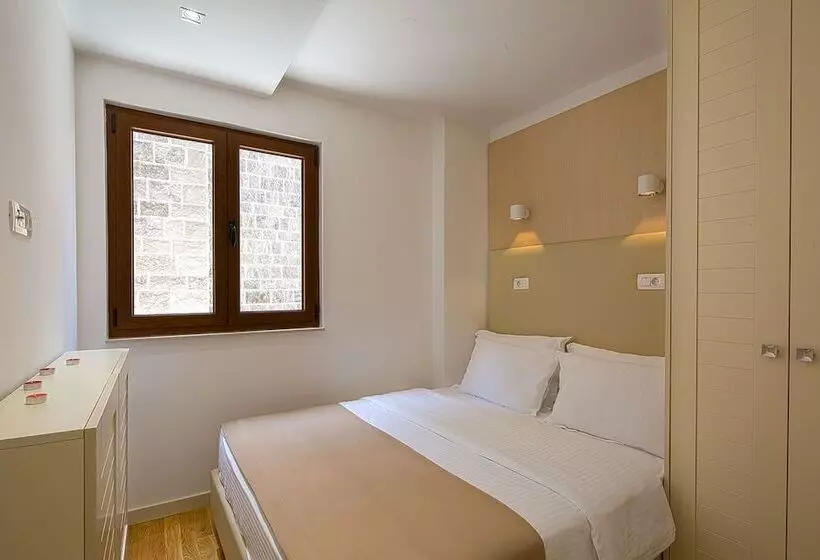 Spaska Apartments