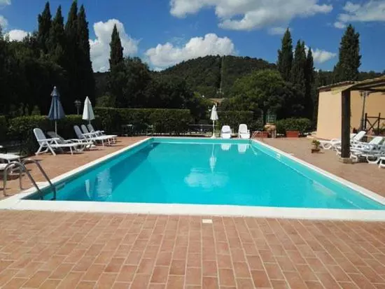 Hotelli Agriturismo Torre Burchio