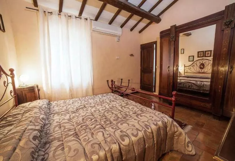 Hotelli Agriturismo Torre Burchio