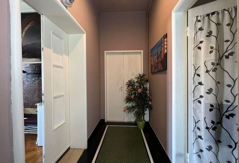 هتل B&b Piazza Della Vittoria