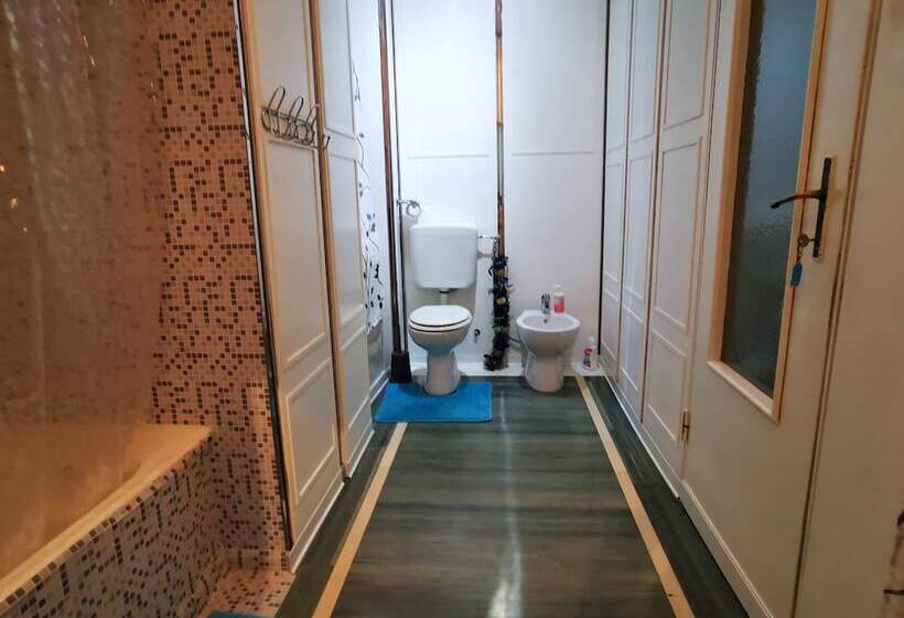 هتل B&b Piazza Della Vittoria