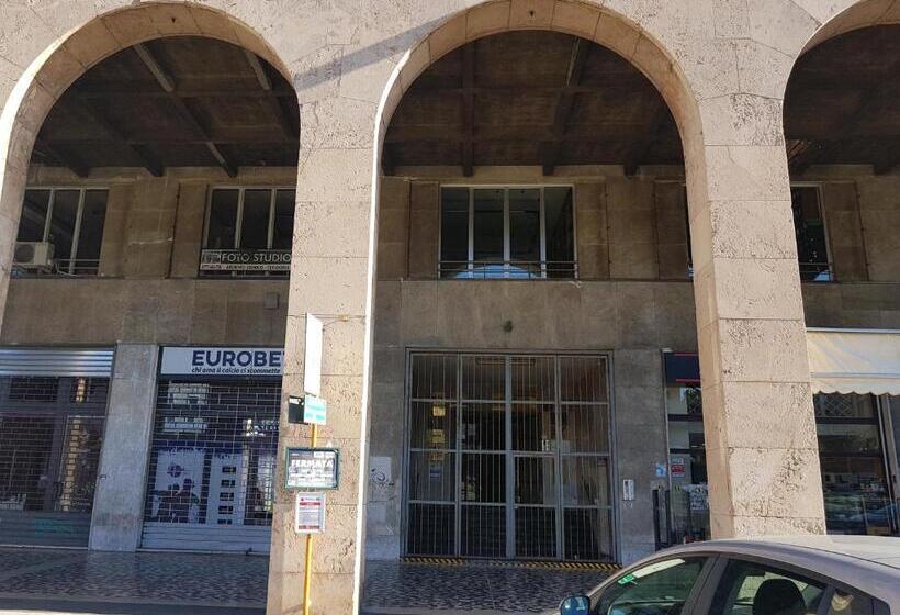 هتل B&b Piazza Della Vittoria