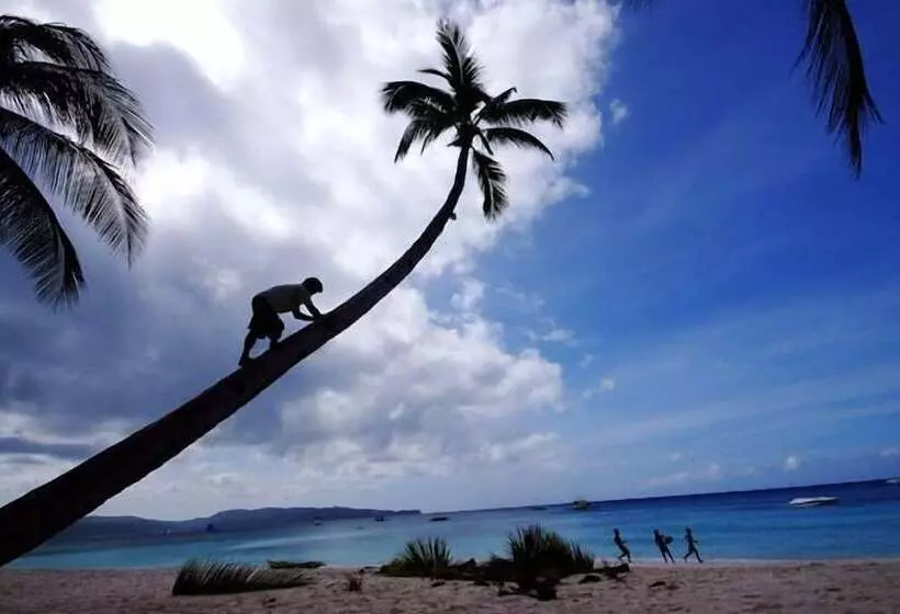 هتل Boracay Beach Houses