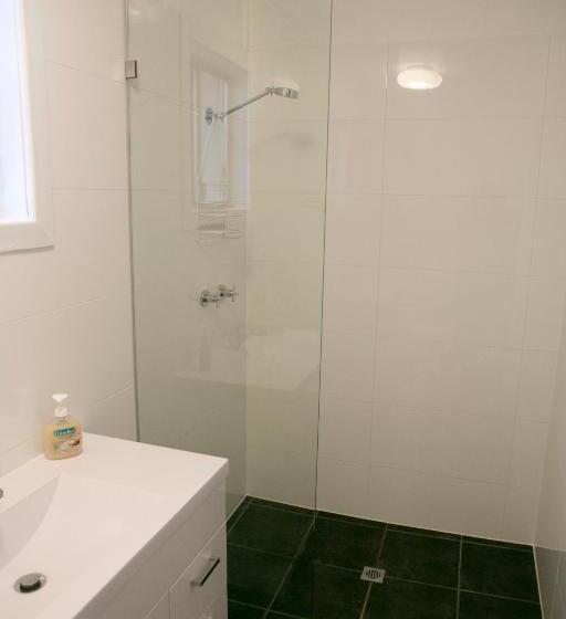 فندق Breakaway Views 374 Alp St