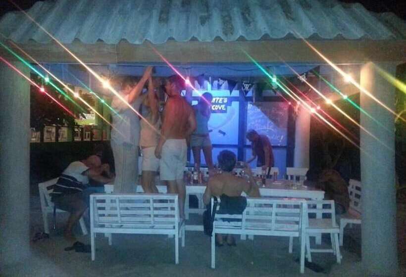 酒店 Phayam Coconut Beach Resort