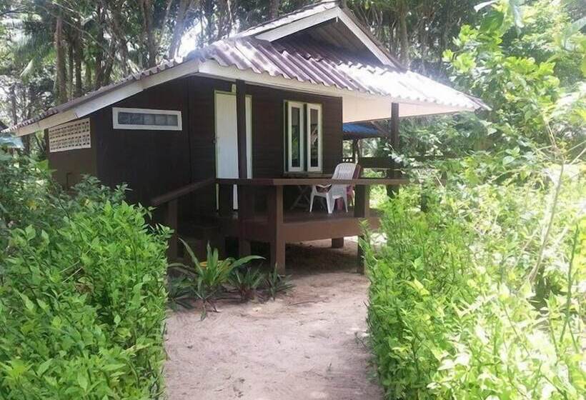 酒店 Phayam Coconut Beach Resort