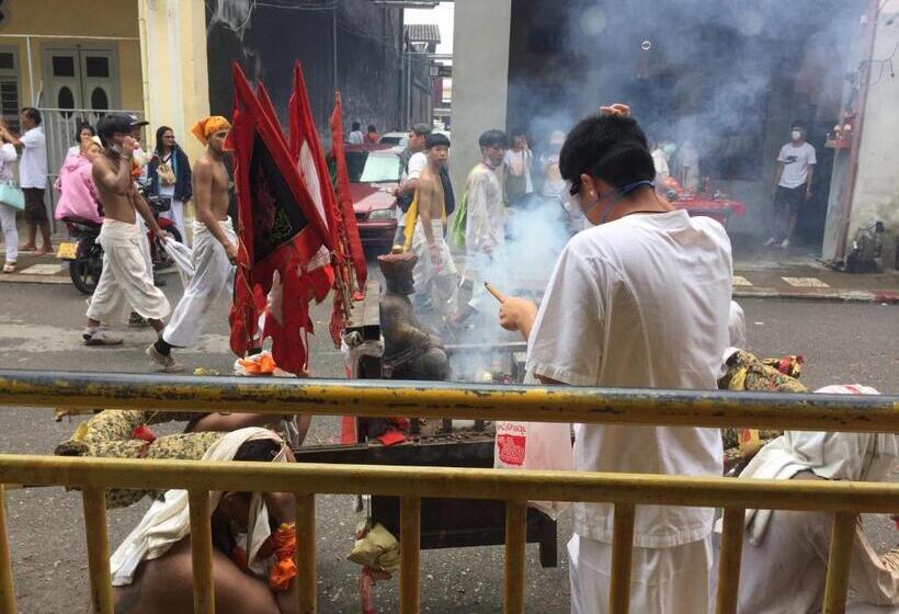 호텔 Phuket Old Town Hostel