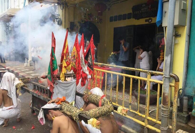 호텔 Phuket Old Town Hostel