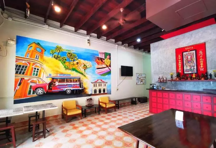 هتل Phuket Old Town Hostel
