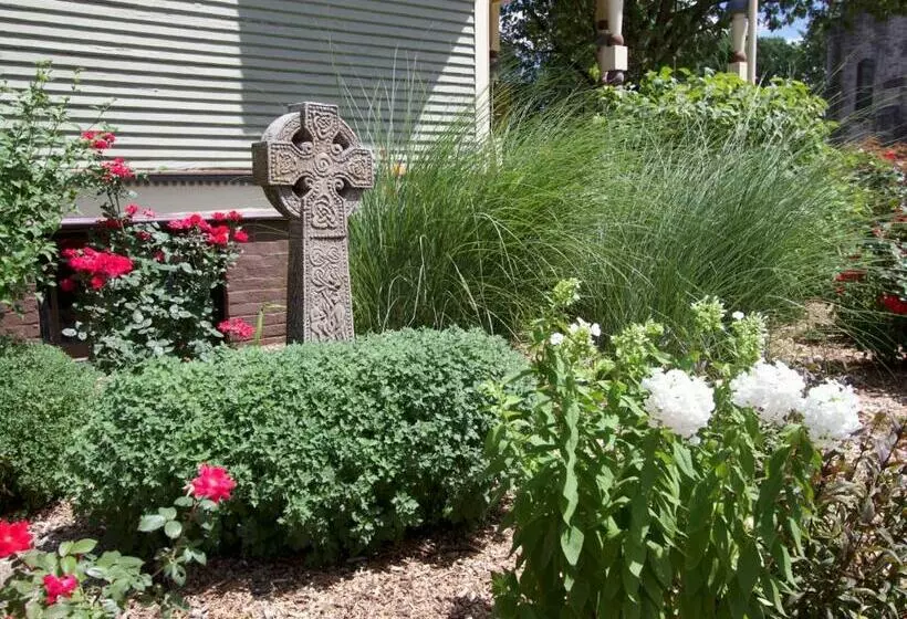 Hotelli Sylvia's Irish Inn