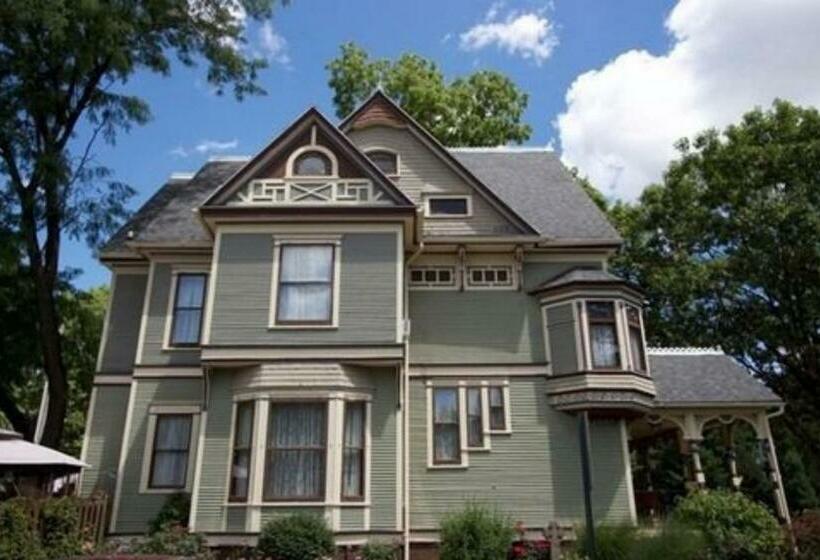 בית מלון כפרי Sylvia's Irish Inn