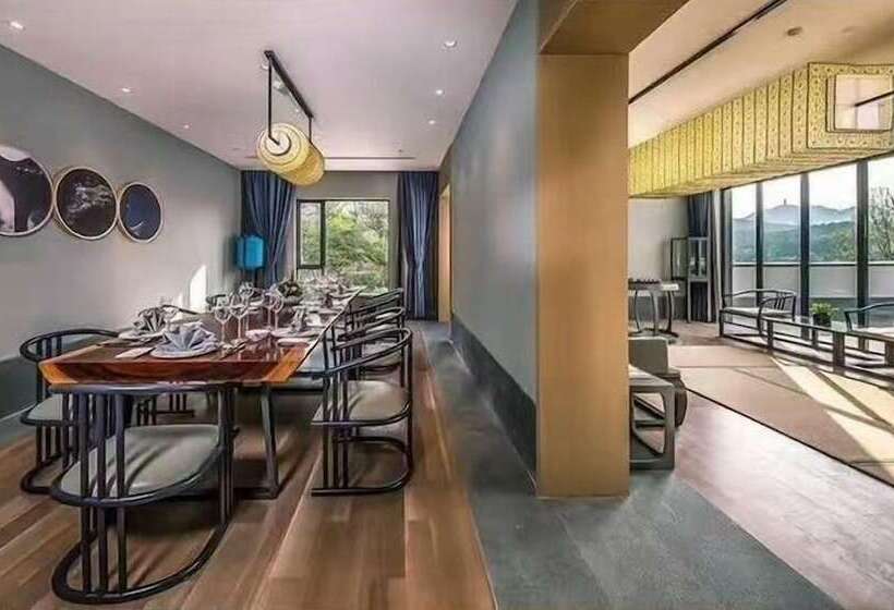 בית מלון כפרי The Lucid Resort