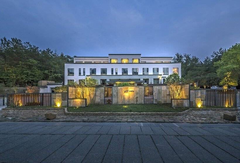 בית מלון כפרי The Lucid Resort