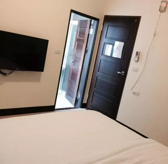هتل Luo Dong Traveler B&b