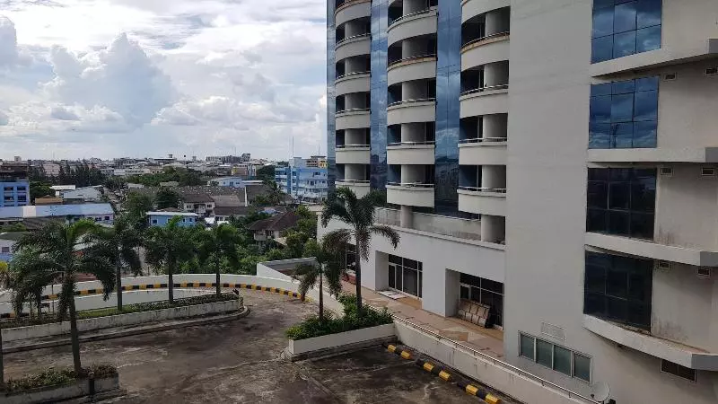 هتل Aek Udon Apartment