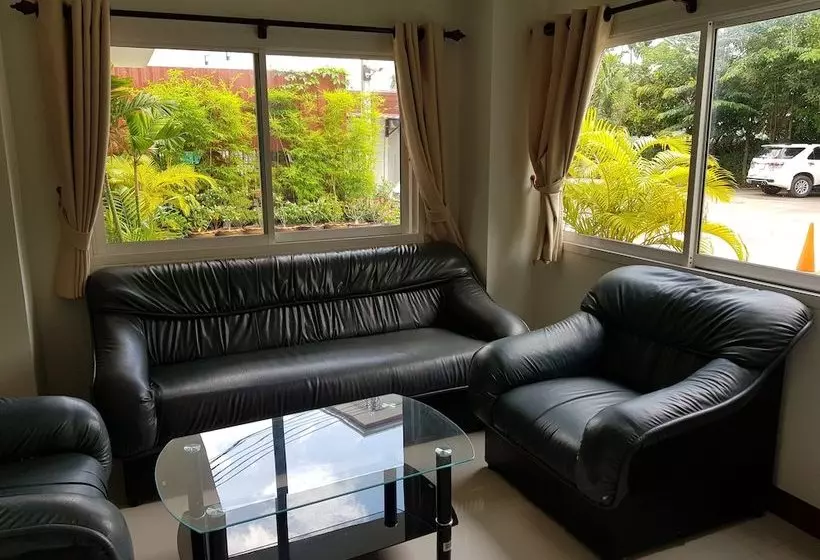 هتل Chutchawan Apartment