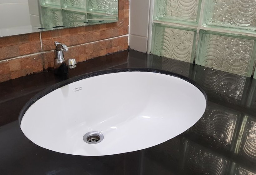 ホテル Chutchawan Apartment