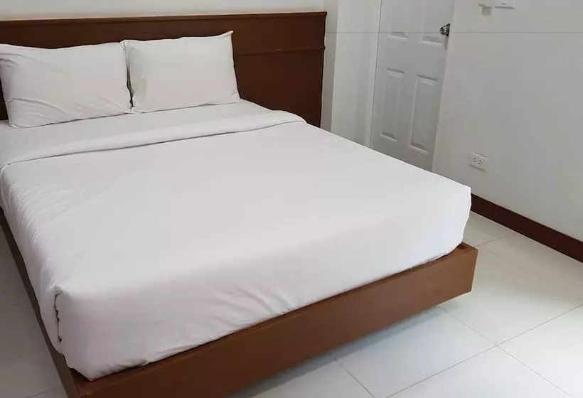 هتل Chutchawan Apartment