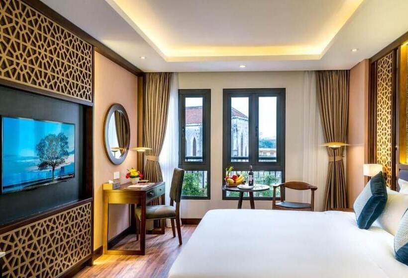 هتل Conifer Grand