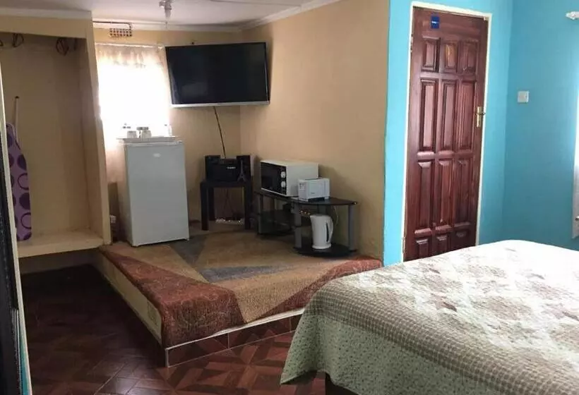 هتل Furnished Self Catering Guest Wing