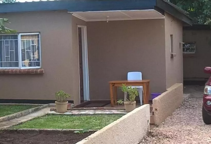 هتل Furnished Self Catering Guest Wing