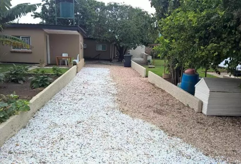 هتل Furnished Self Catering Guest Wing