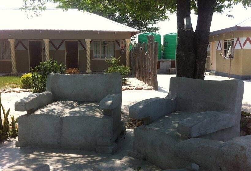 هتل Gomwe Guest Inn