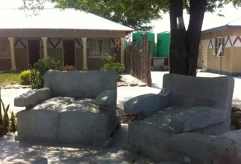 هتل Gomwe Guest Inn