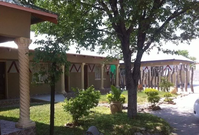 هتل Gomwe Guest Inn