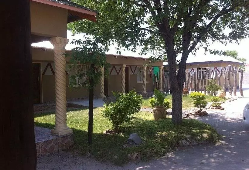 هتل Gomwe Guest Inn