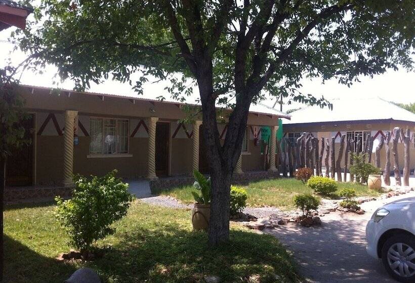 هتل Gomwe Guest Inn