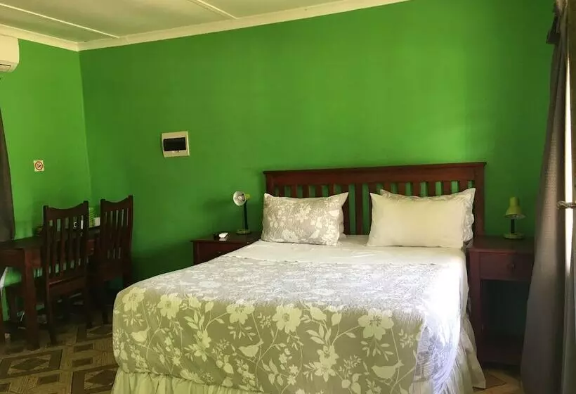 هتل Gomwe Guest Inn