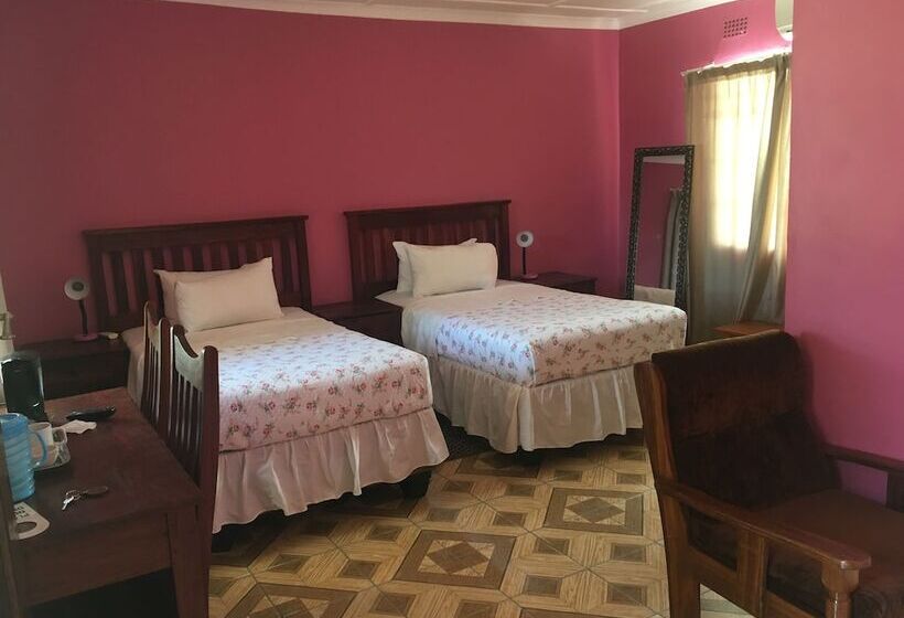 هتل Gomwe Guest Inn