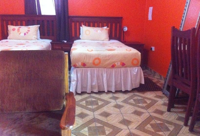 هتل Gomwe Guest Inn