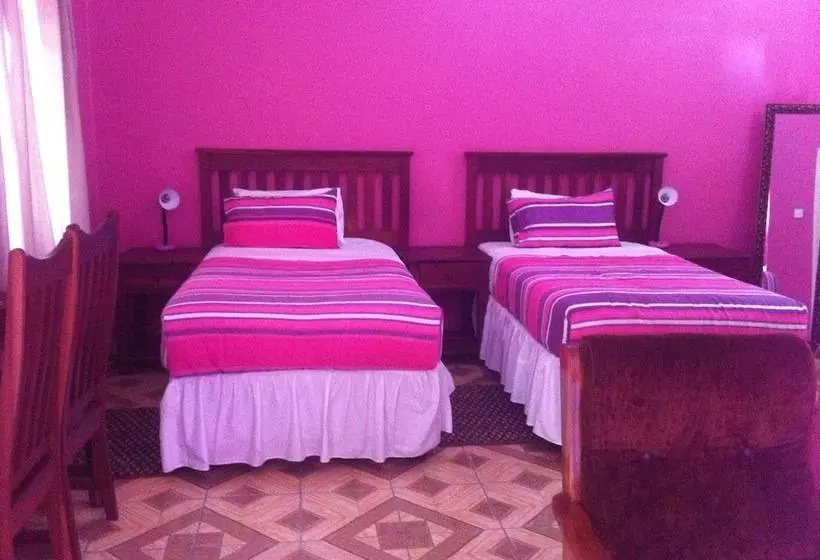 هتل Gomwe Guest Inn