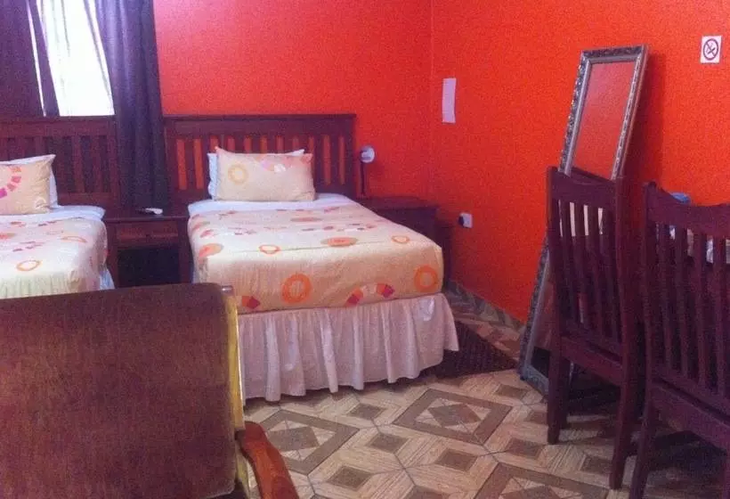 هتل Gomwe Guest Inn