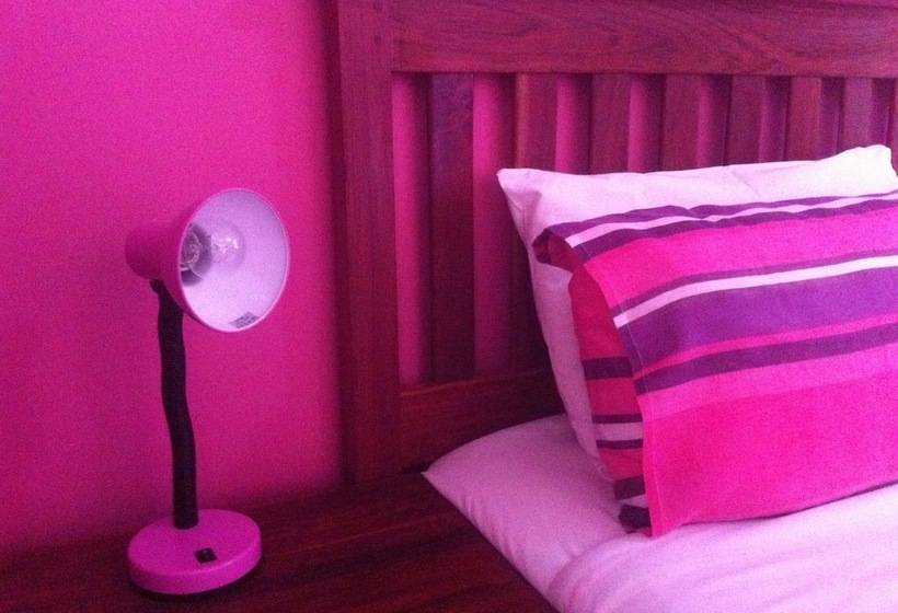 هتل Gomwe Guest Inn