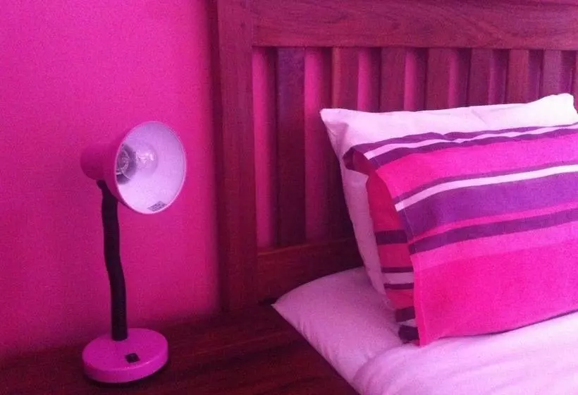 هتل Gomwe Guest Inn