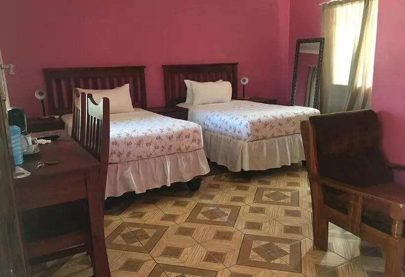 هتل Gomwe Guest Inn