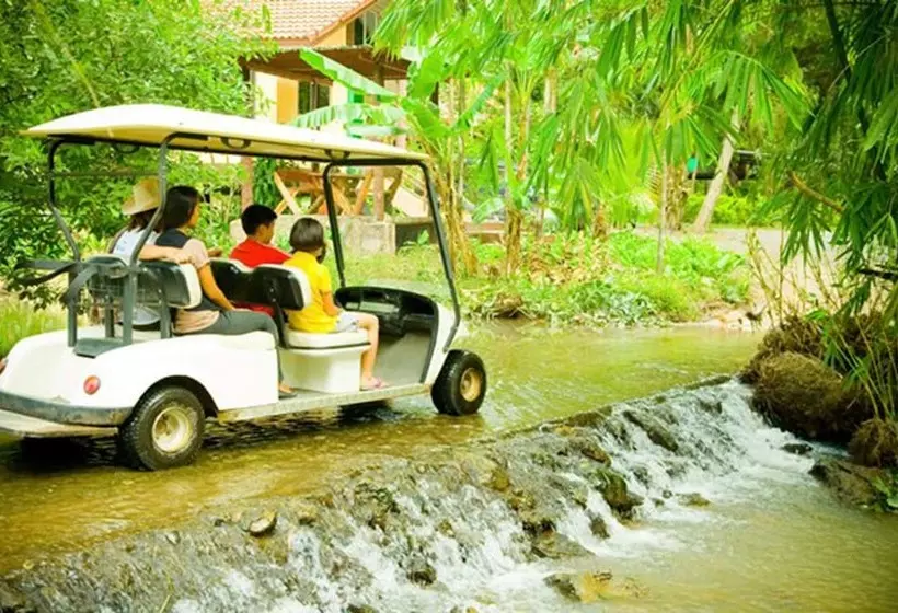 هتل Huaykhakhaeng Country Home Resort