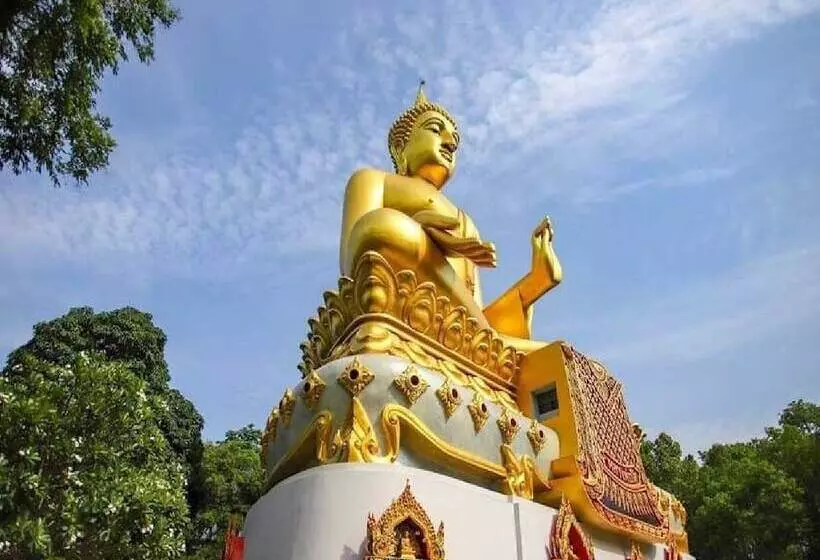 هتل Huaykhakhaeng Country Home Resort