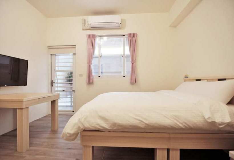 هتل Love Traveling B&b