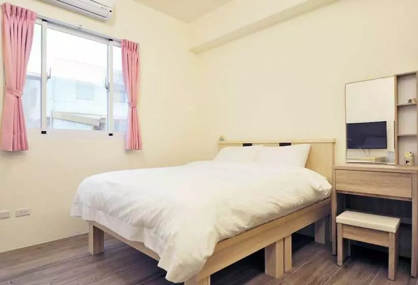 هتل Love Traveling B&b