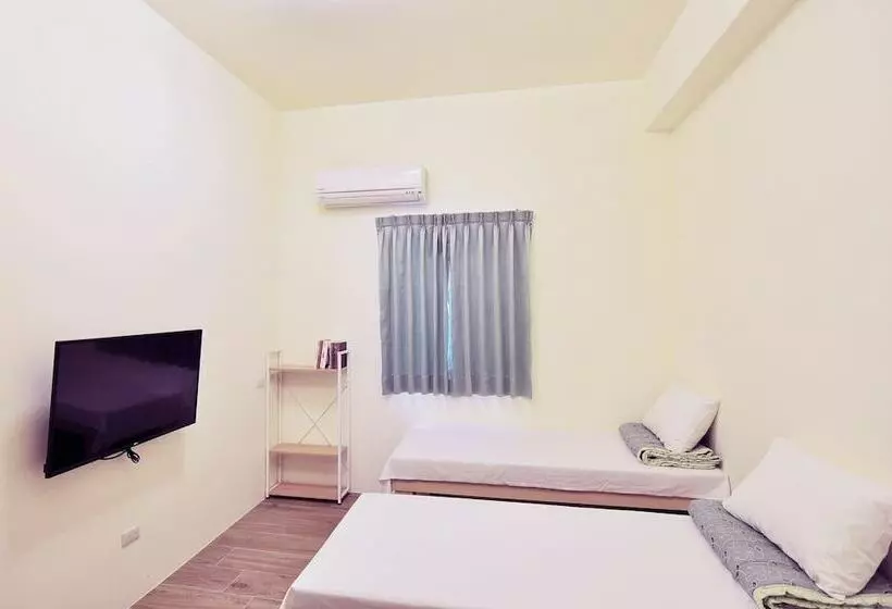 هتل Love Traveling B&b