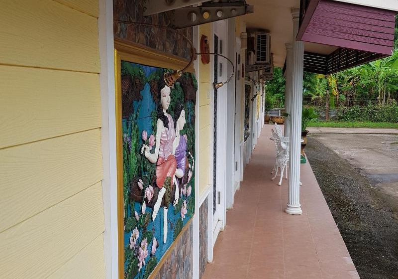 ホテル Nuttaporn House