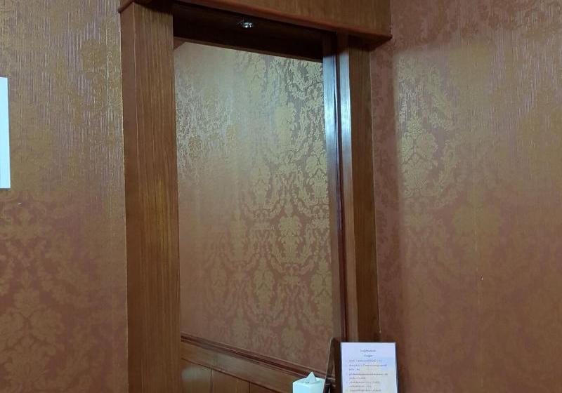 ホテル Nuttaporn House