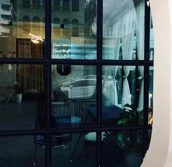 هتل Polkadot Hostel
