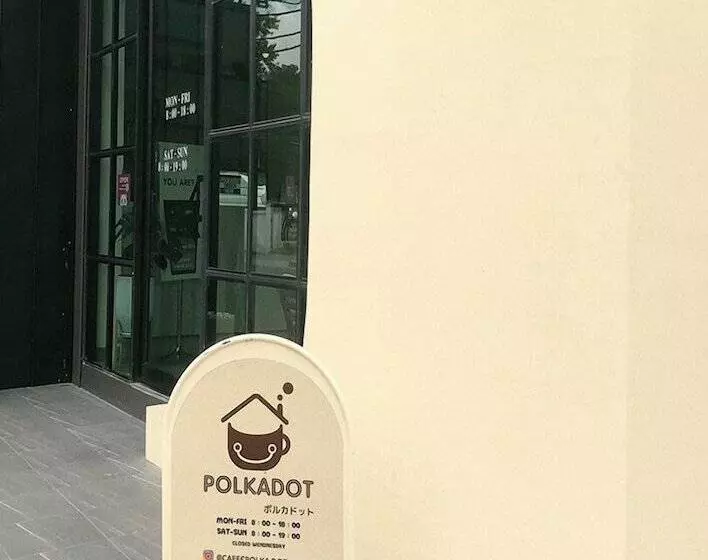 هتل Polkadot Hostel