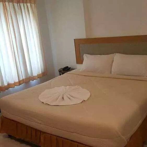 هتل Polkadot Hostel